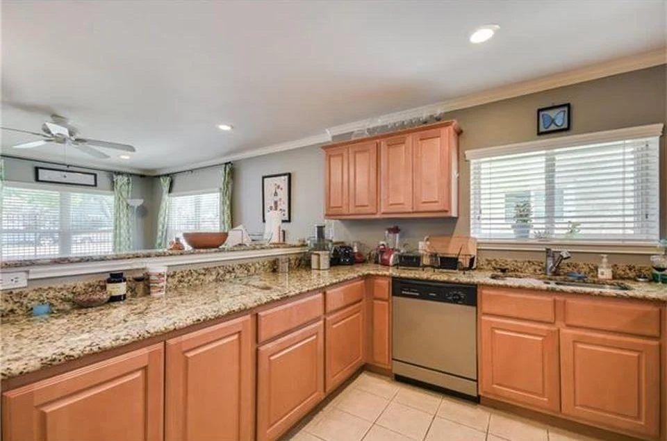Photo of Unit 2 at 3009 Speedway
