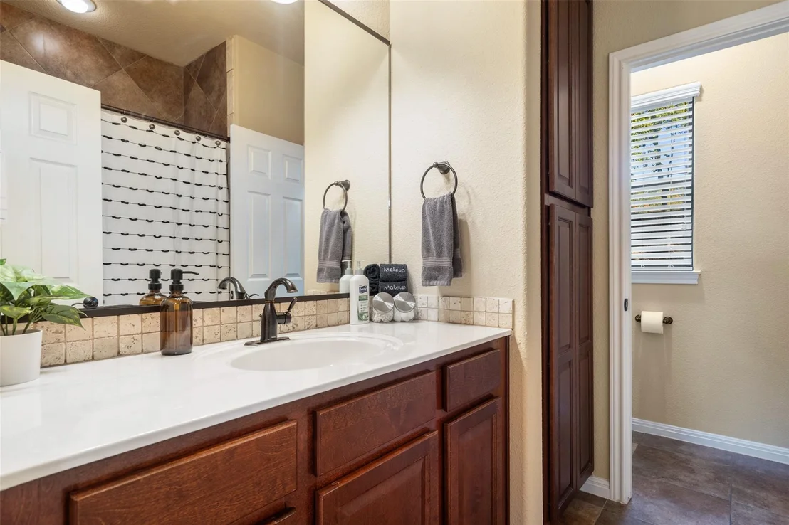 Photo of 20914 High DR