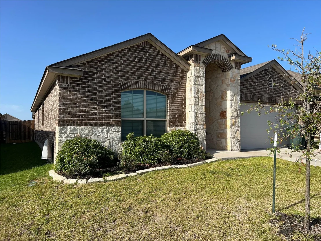 Photo of 212 Bainbridge DR