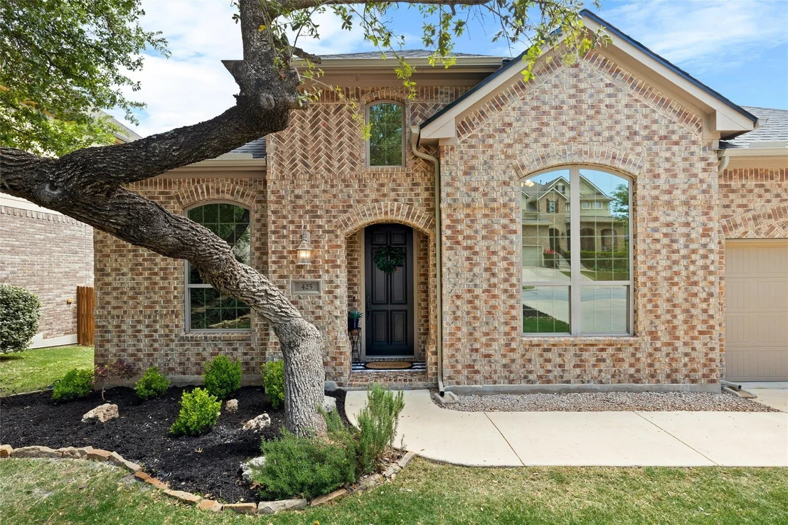 Photo of 425 Catalina LN
