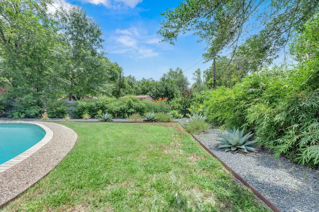 Photo of 6802 Pioneer PL