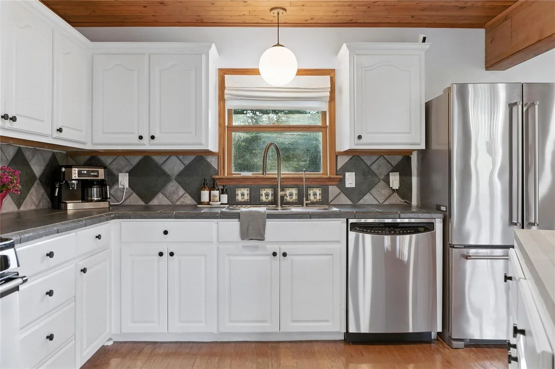 Photo of 11103 Lakeside DR