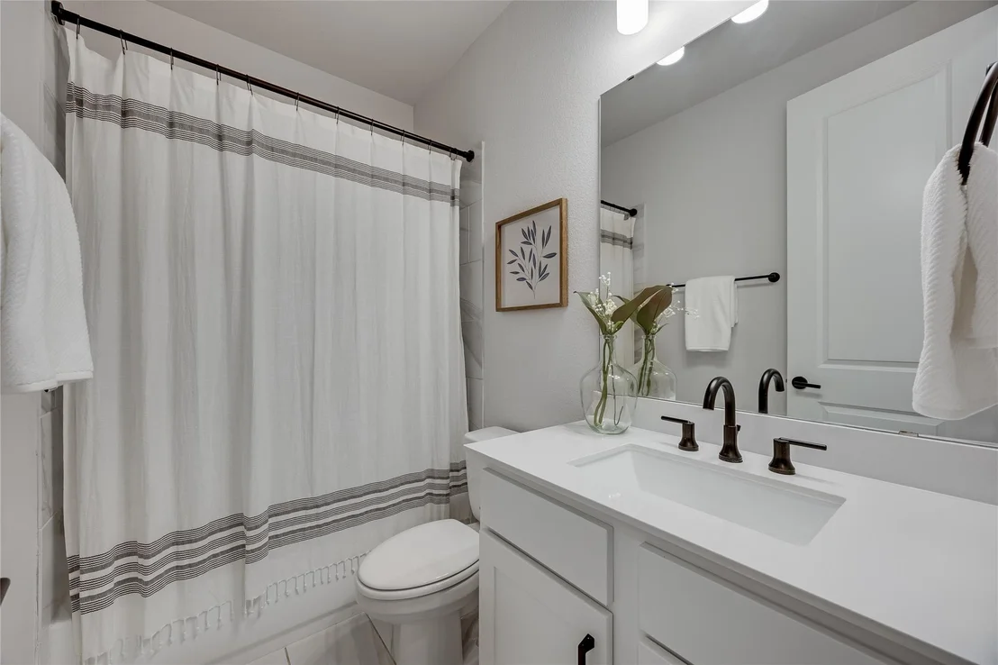 Photo of 200 Green Knoll LN