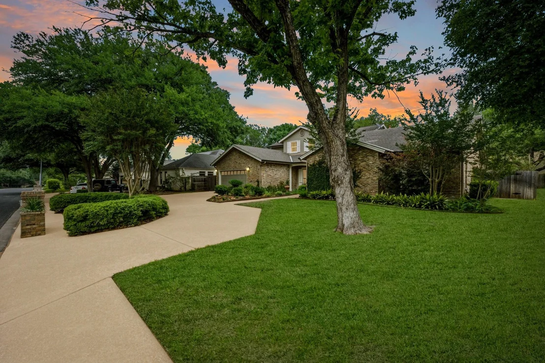 Photo of 10401 Pinehurst DR