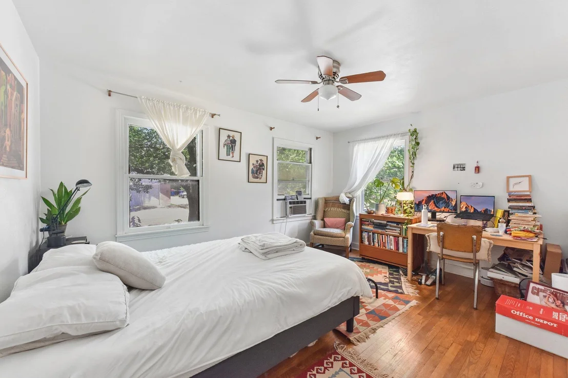 Photo of 5015 Ave G