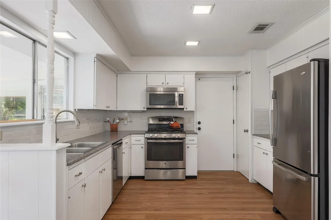 Photo of 1007 Quail Park DR