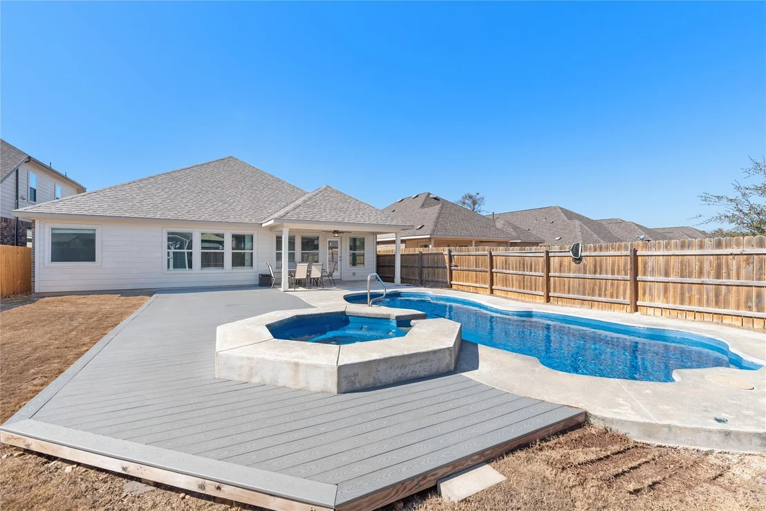 Photo of 620 Stonewood LN