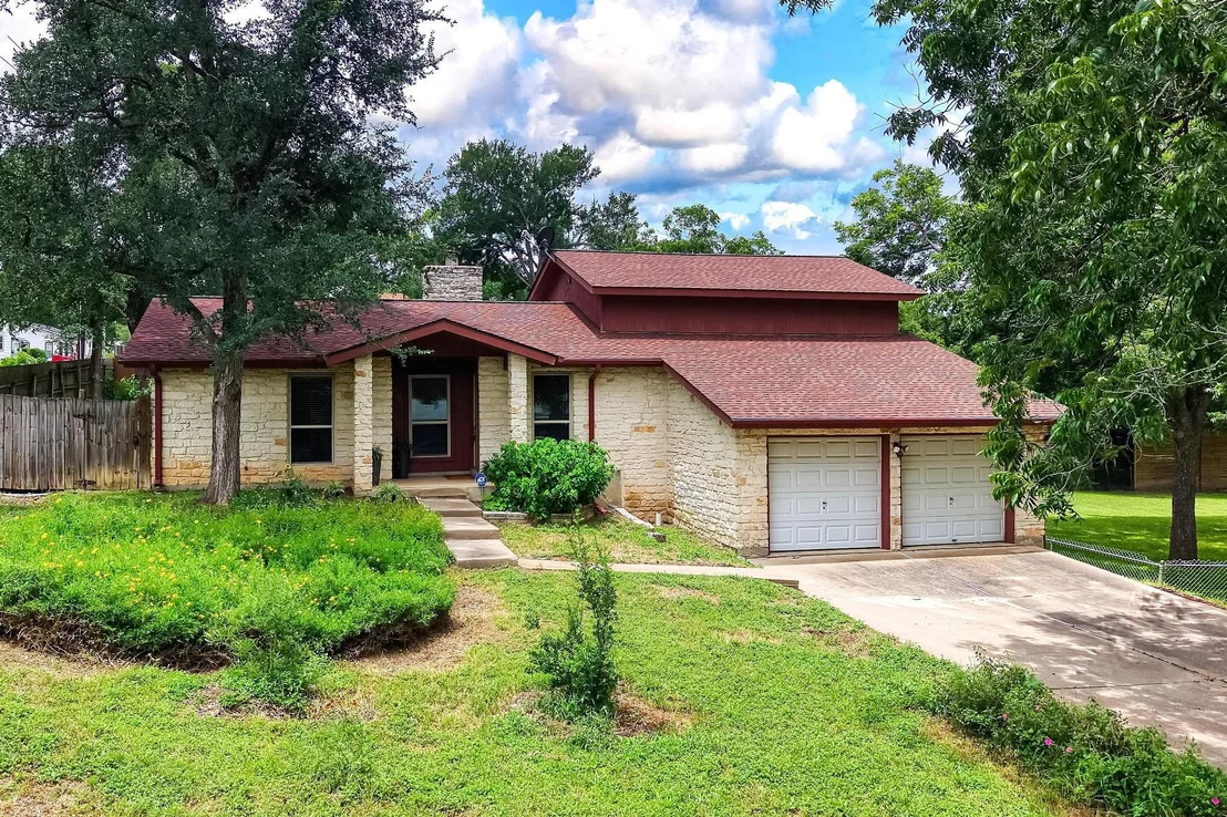 Photo of 300 Pecan LN