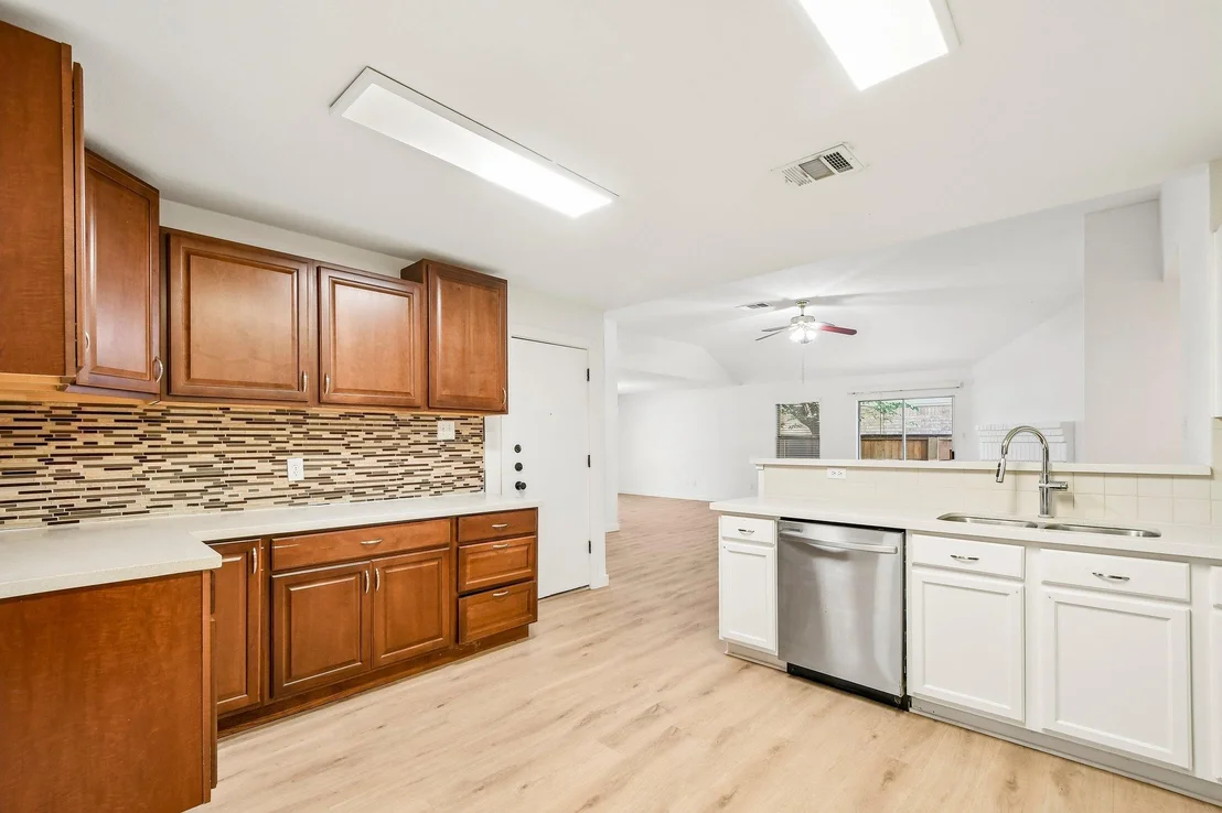 Photo of 121 Orion CV