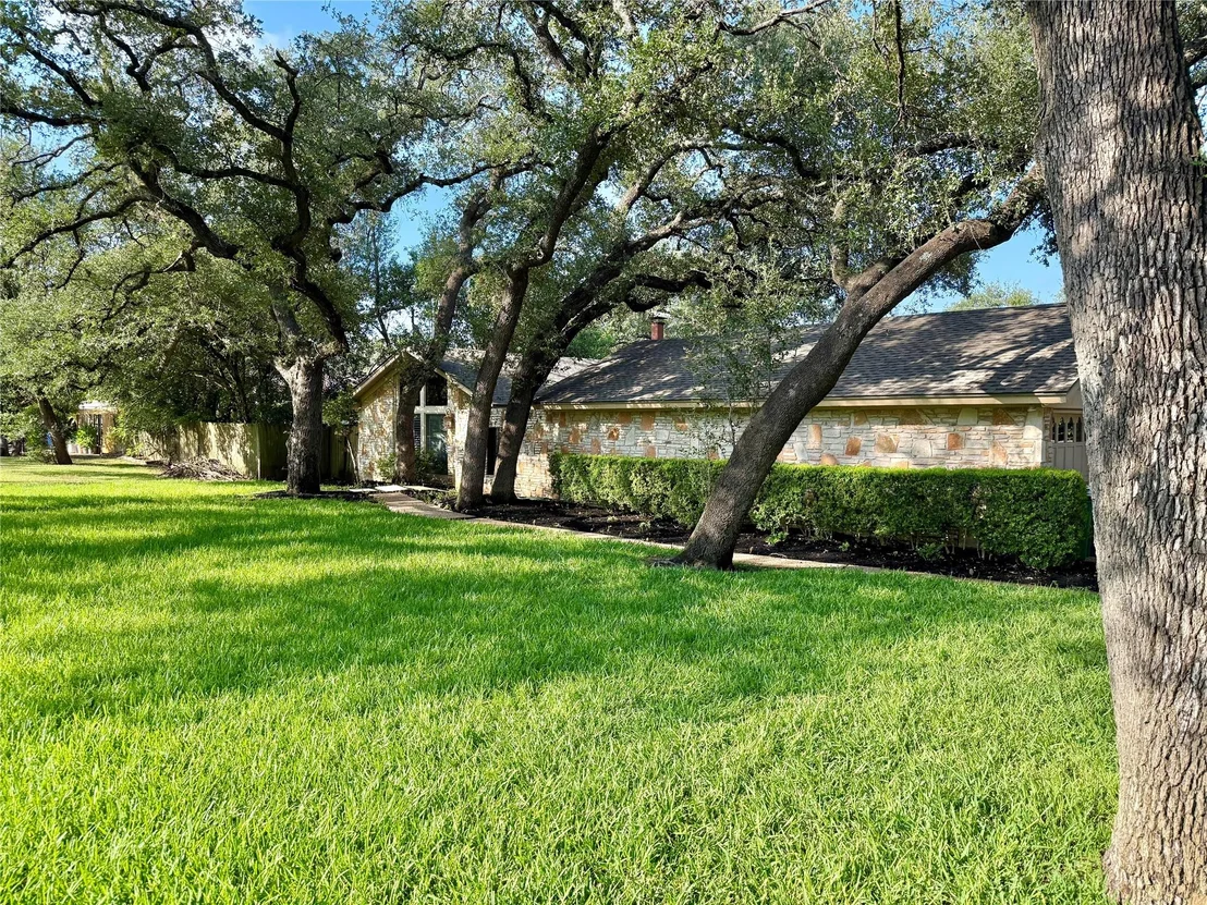 Photo of 11906 Brookwood CIR