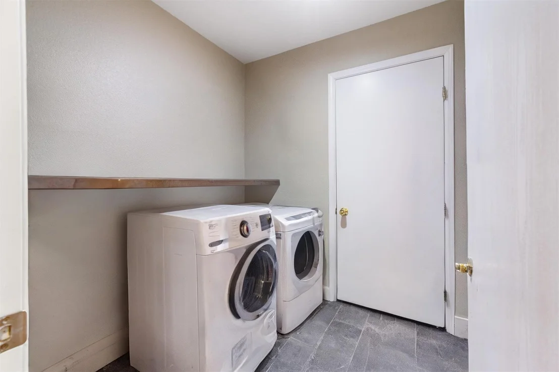 Photo of 4101 Louise Lee DR
