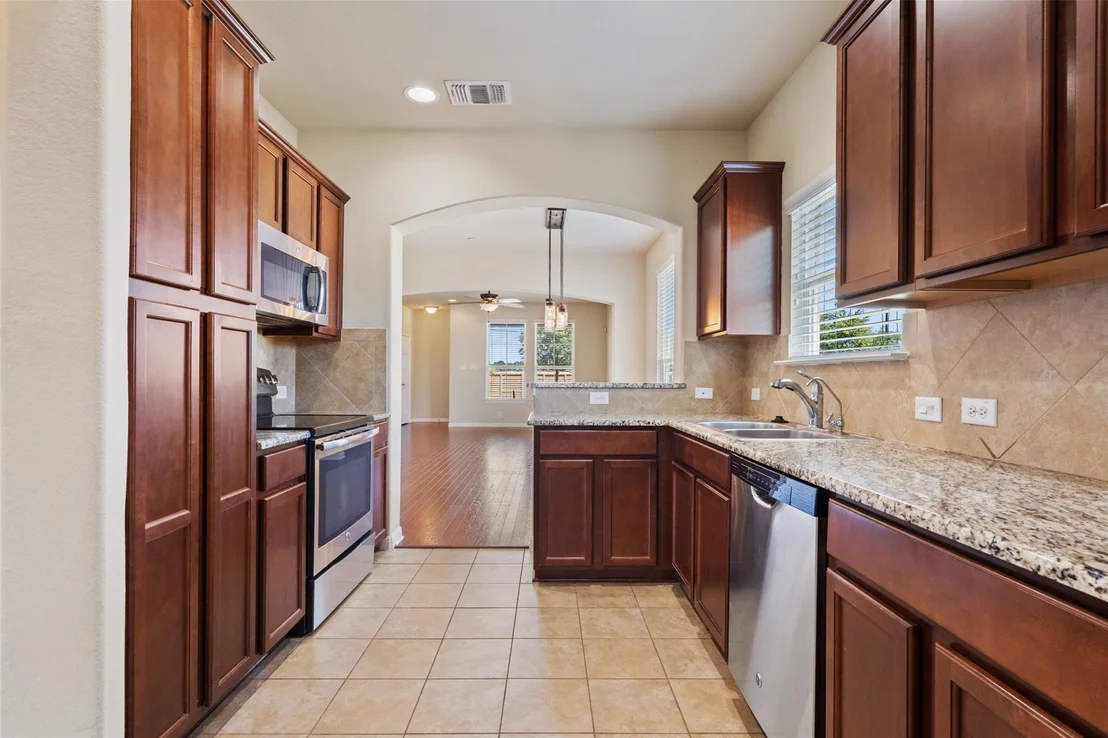 Photo of 1046 Lost Pines LN