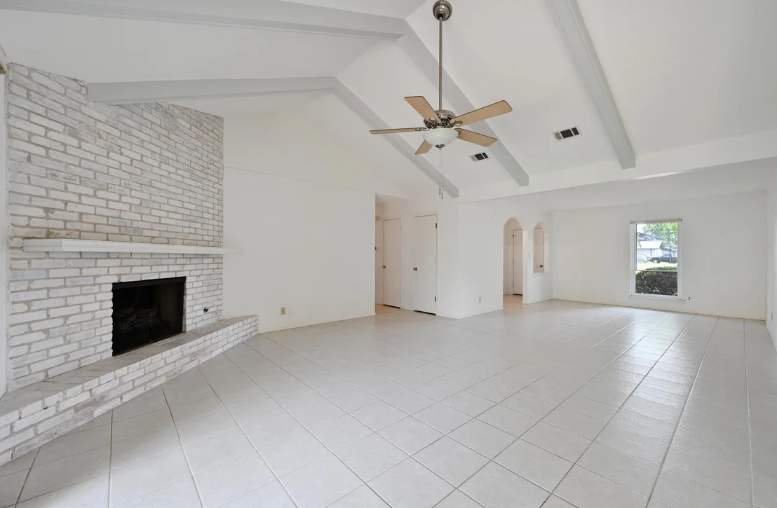 Photo of 2006 Southern Oaks DR