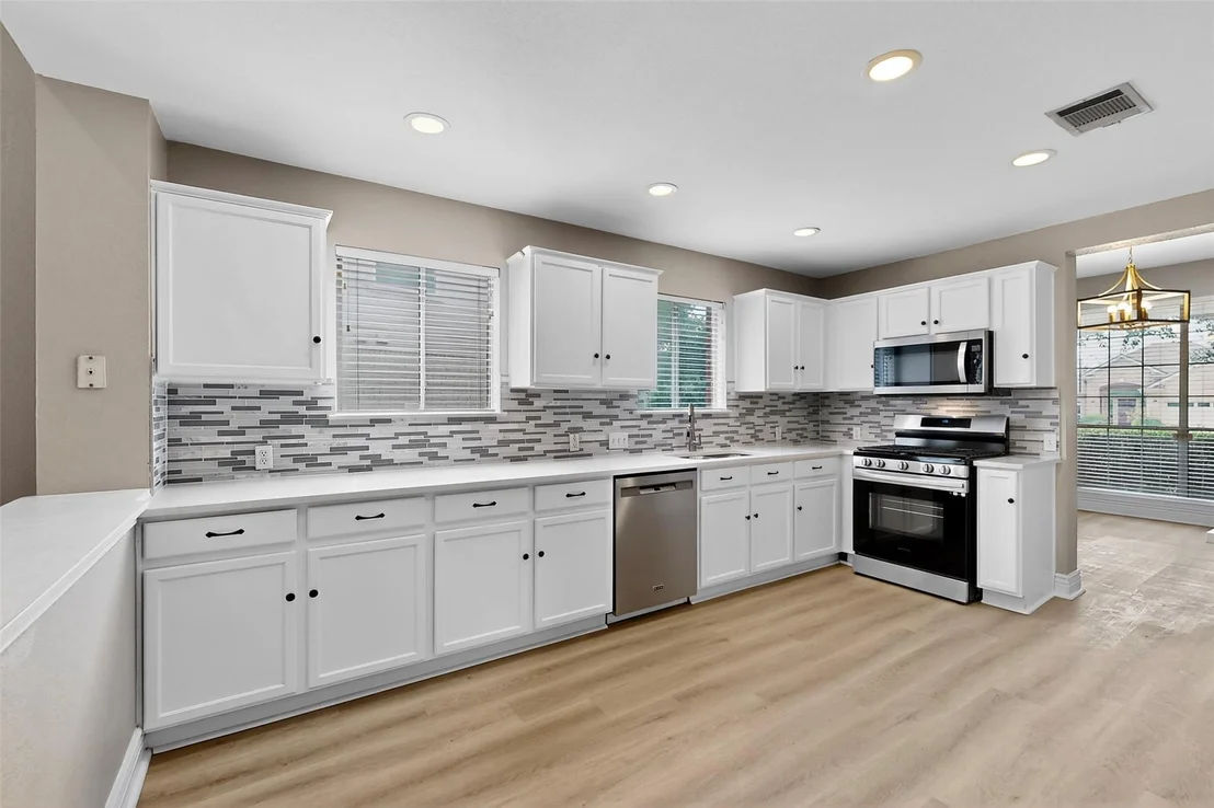 Photo of 5008 Barlow DR
