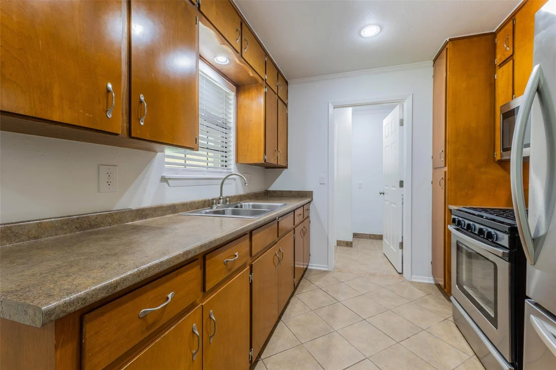 Photo of 1204 Barbara DR