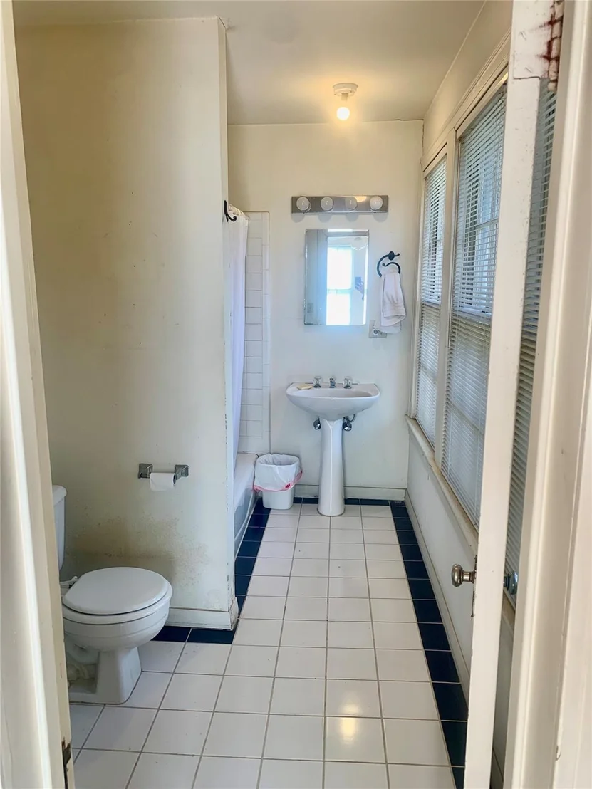 Photo of 1607 Wethersfield RD