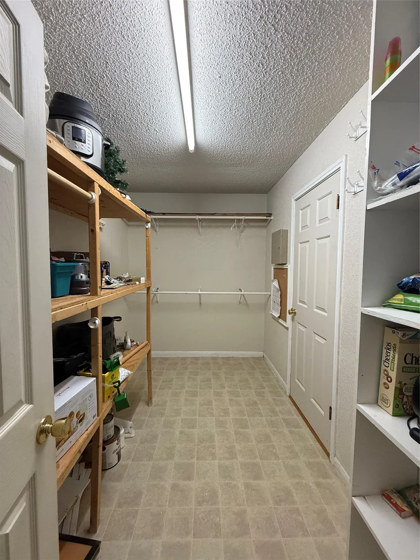 Photo of 907 Vernon DR