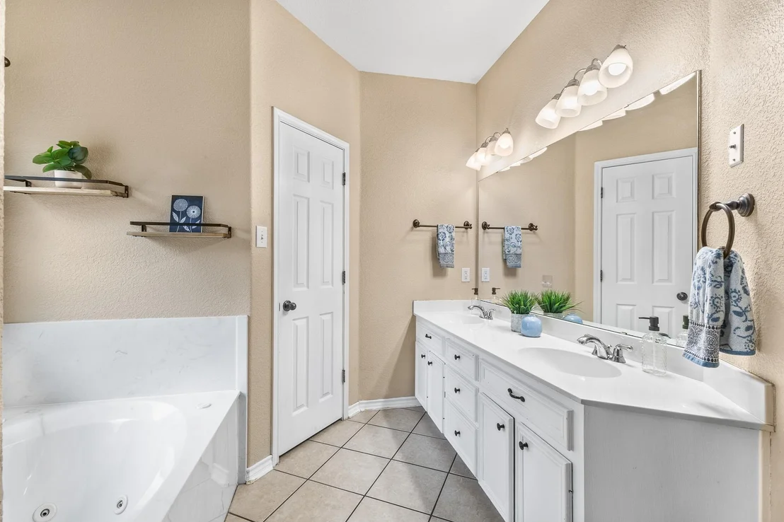 Photo of 2115 Yak TRL