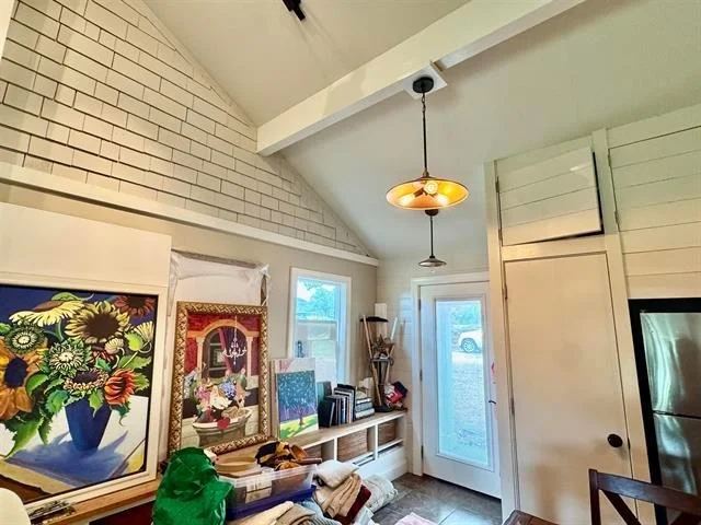 Photo of 402 Laurel LN