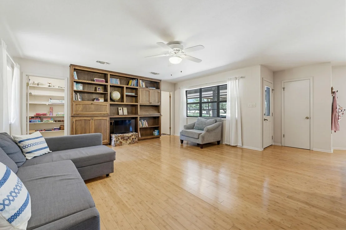 Photo of 20 Sheppard LN