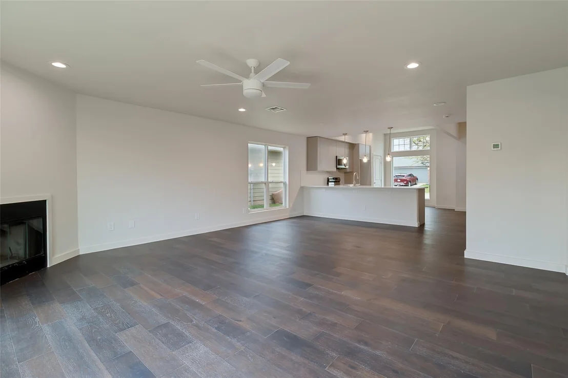Photo of 7916 Hawthorn