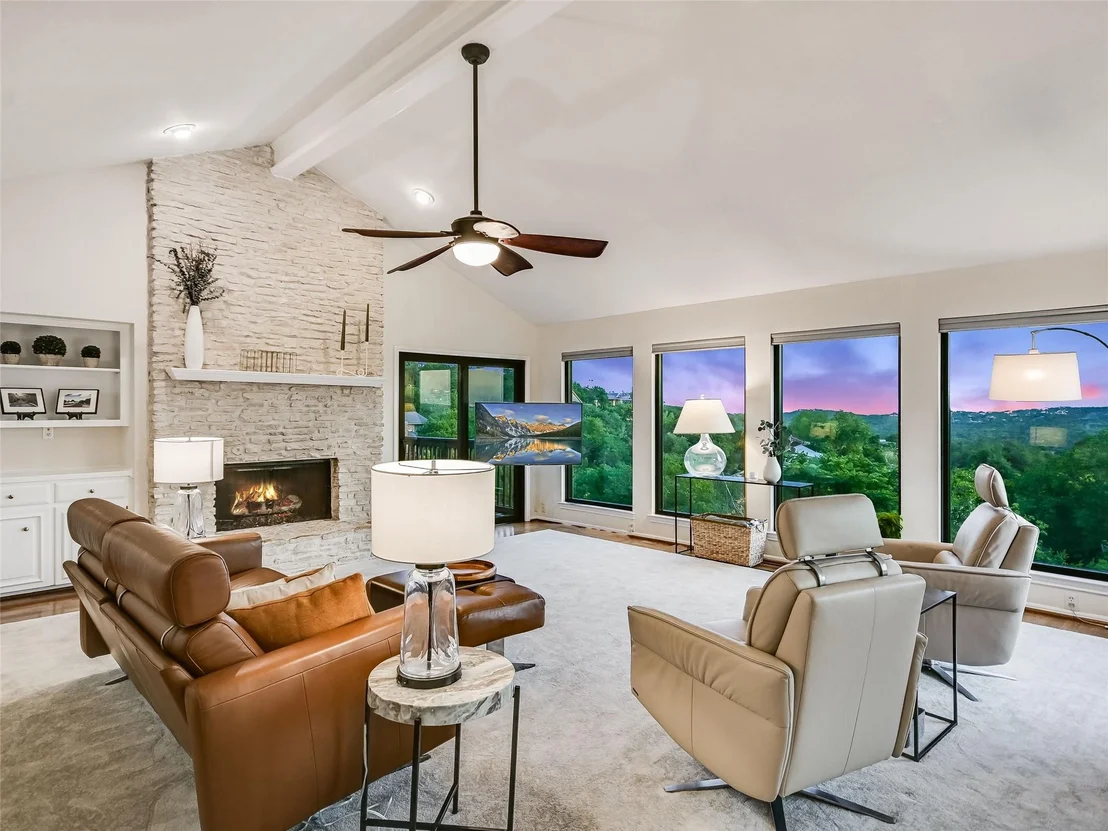 Photo of 1304 Canoe Brook DR