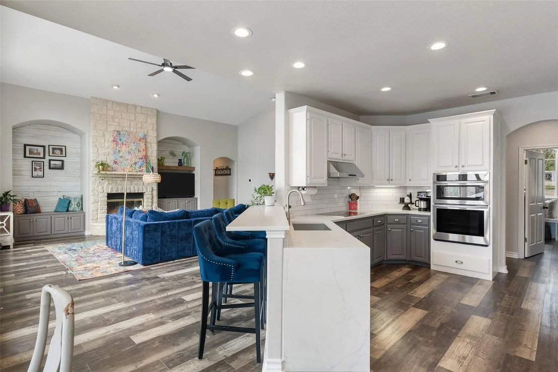 Photo of 320 Heritage DR