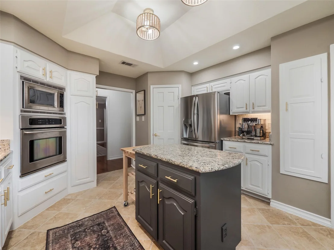 Photo of 302 S Ridge CIR