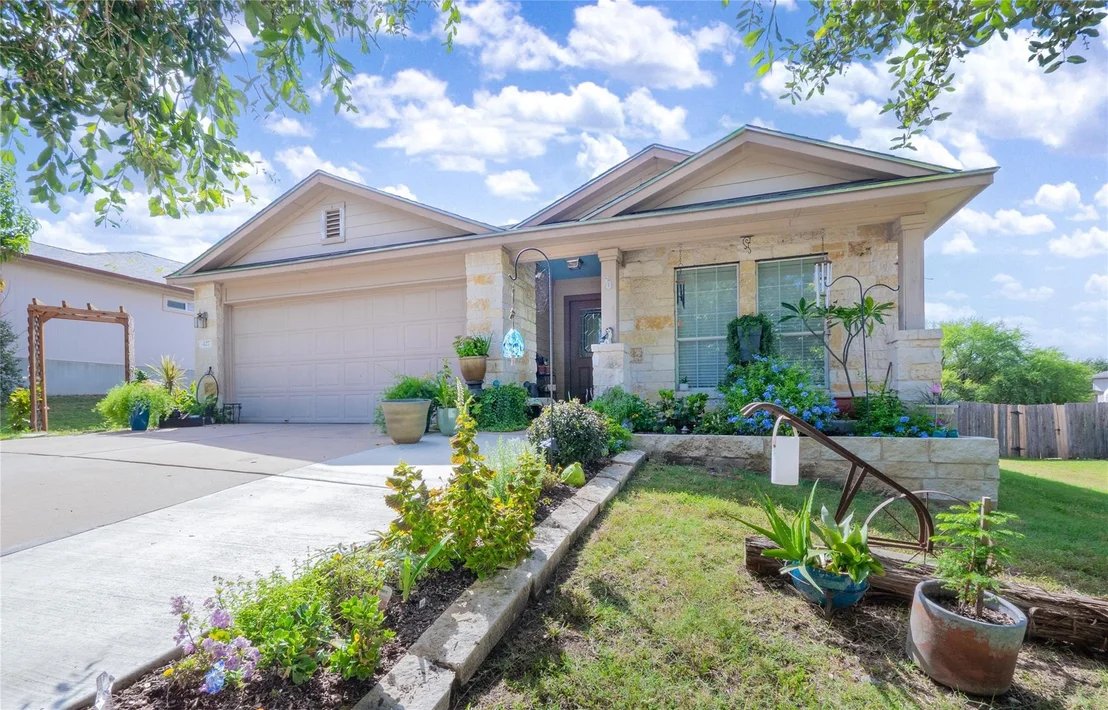 Photo of 427 Buckingham DR