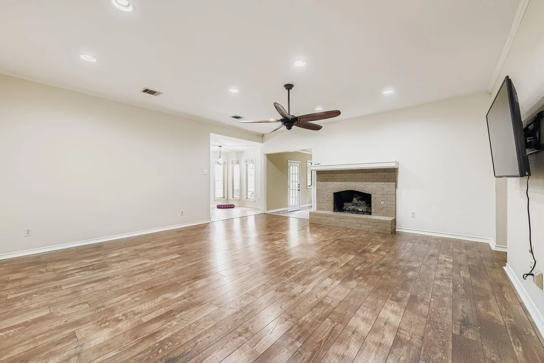 Photo of 10705 Pinehurst DR