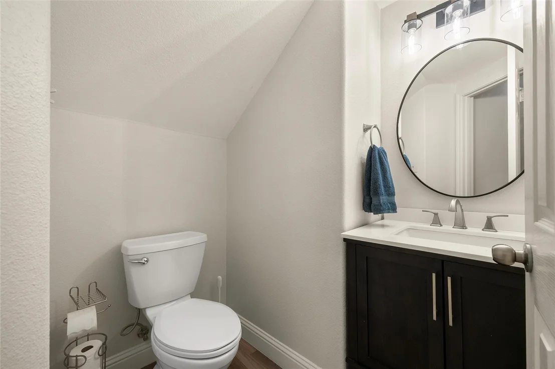Photo of 1104 Bethpage DR