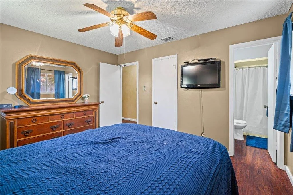 Photo of 9712 Halifax DR
