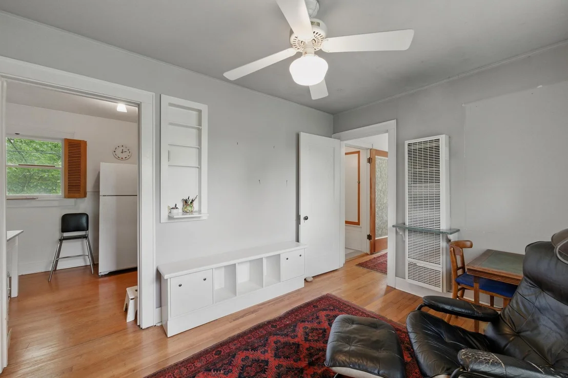 Photo of 1611 Alameda DR