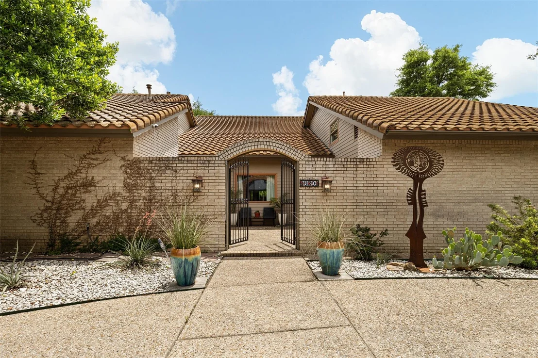 Photo of 10301 La Costa DR