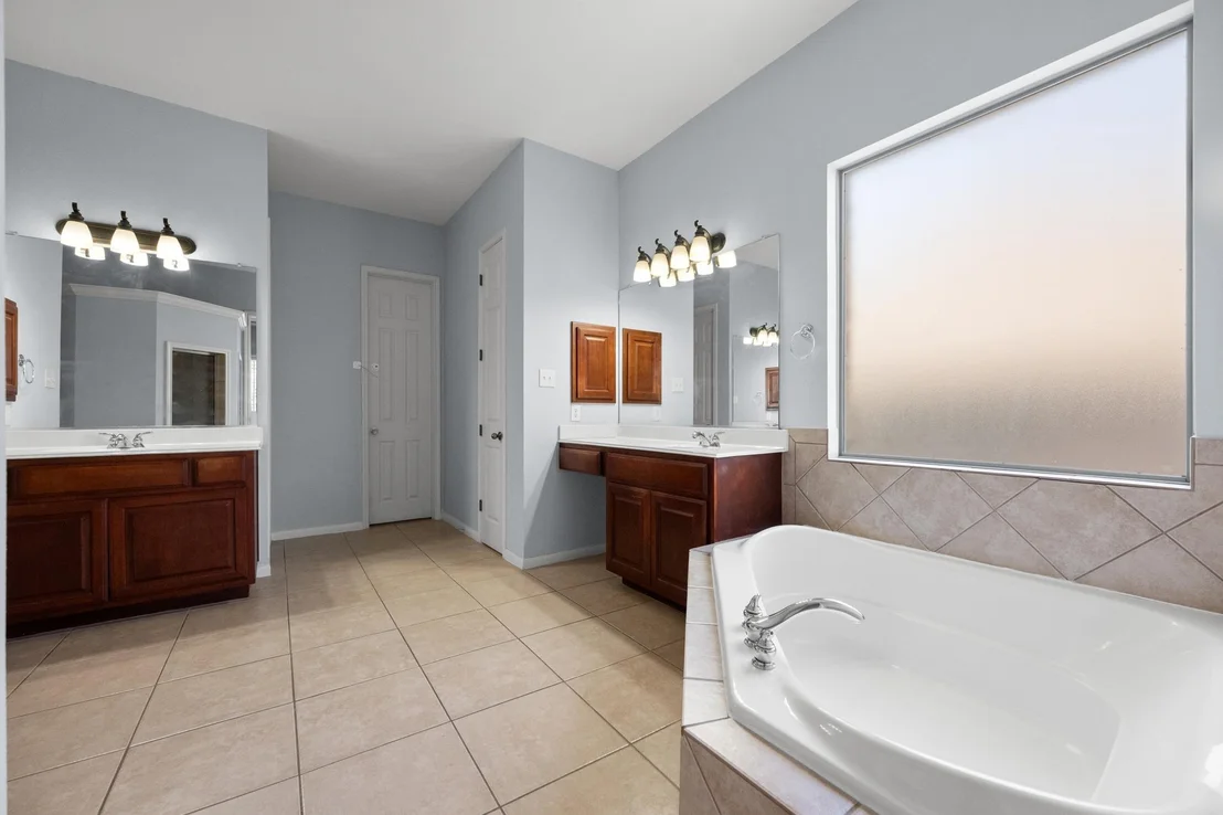 Photo of 490 Aspen DR