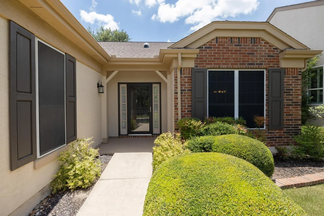 Photo of 302 Rosecliff DR