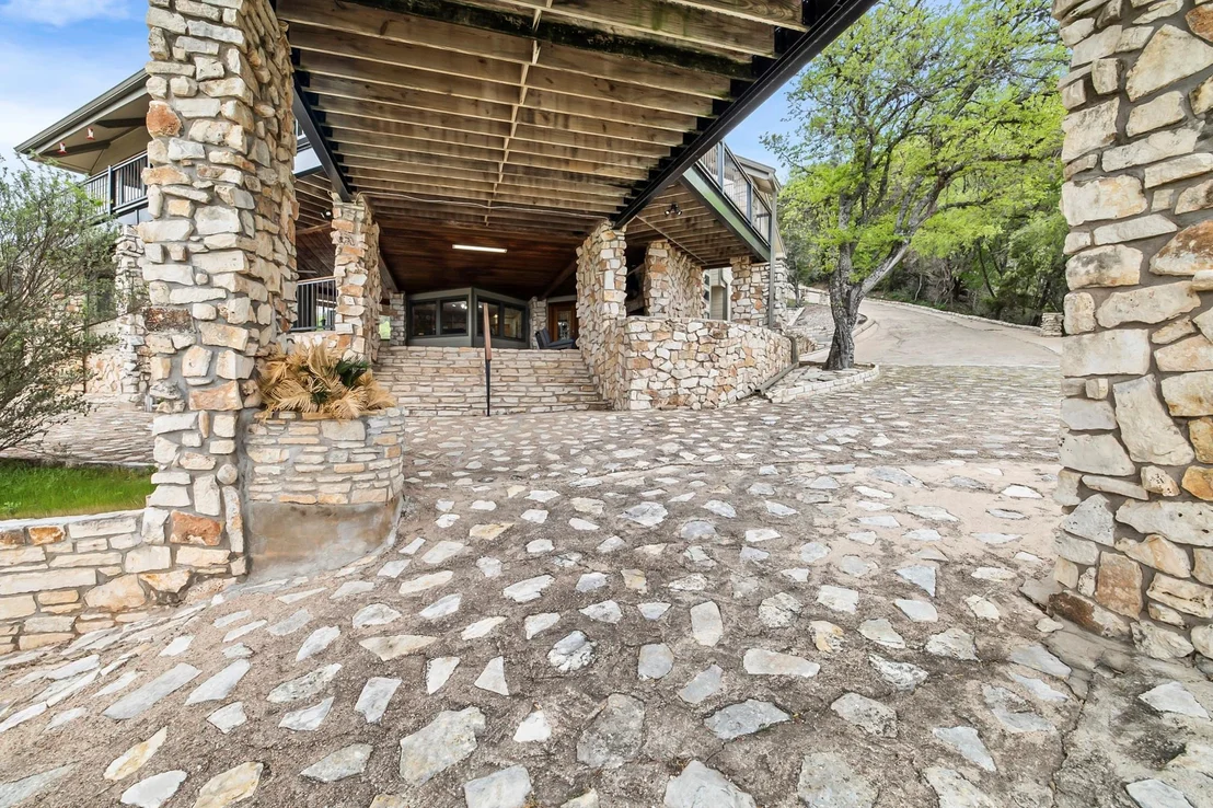 Photo of 413 Coventry RD