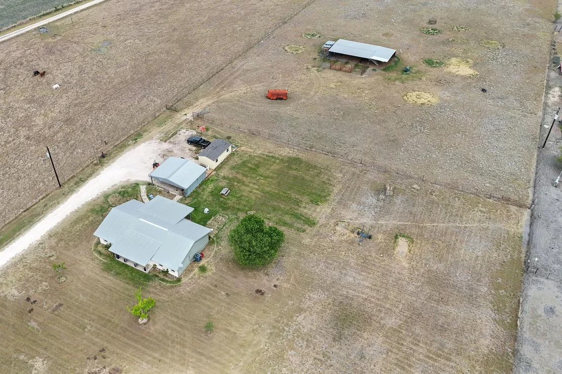 Photo of 851 County Road 454 RD