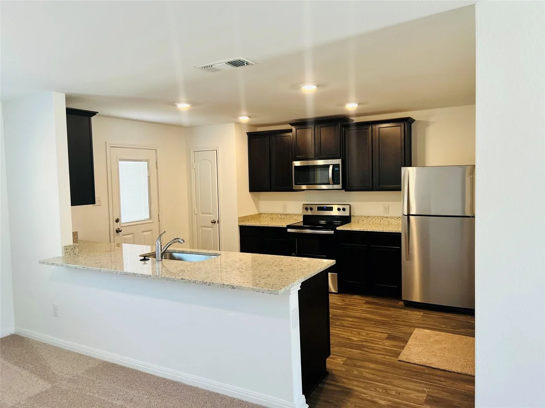 Photo of 109 Fairfax LN