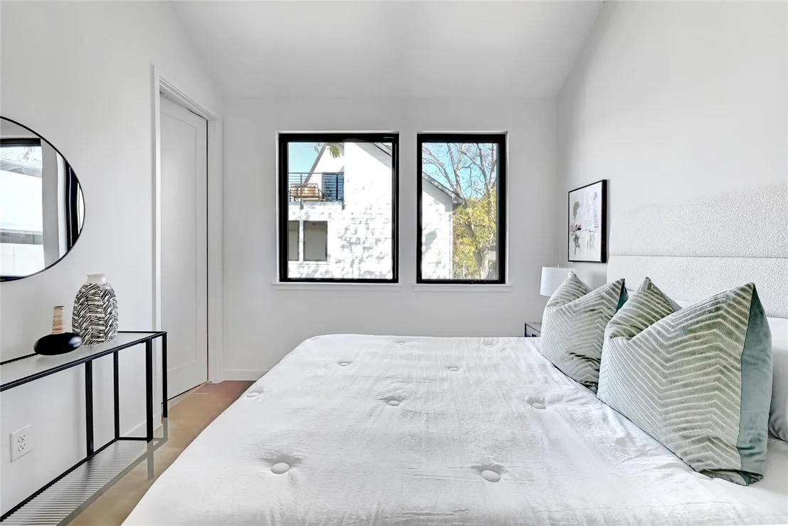 Photo of Unit 2 at 2717 Lyons RD