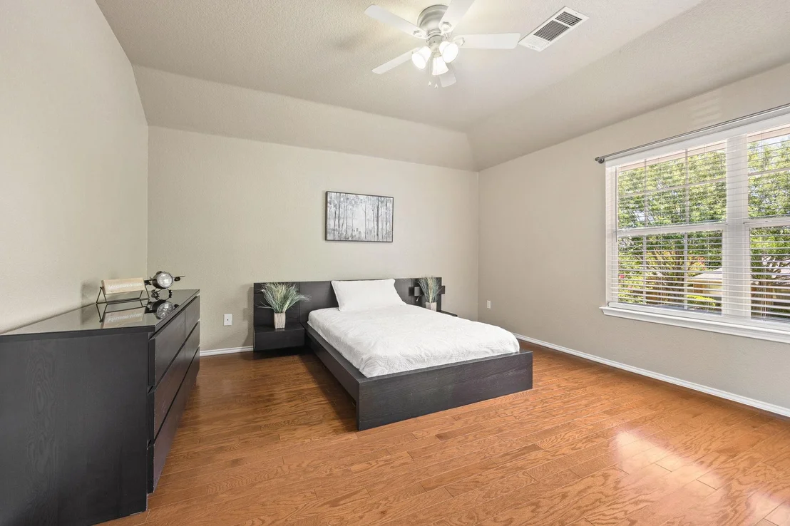Photo of 709 Belmont DR