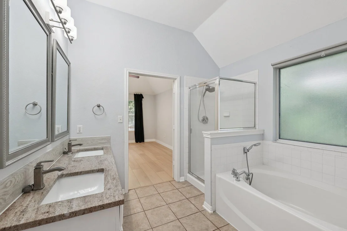 Photo of 653 River Bluff CIR