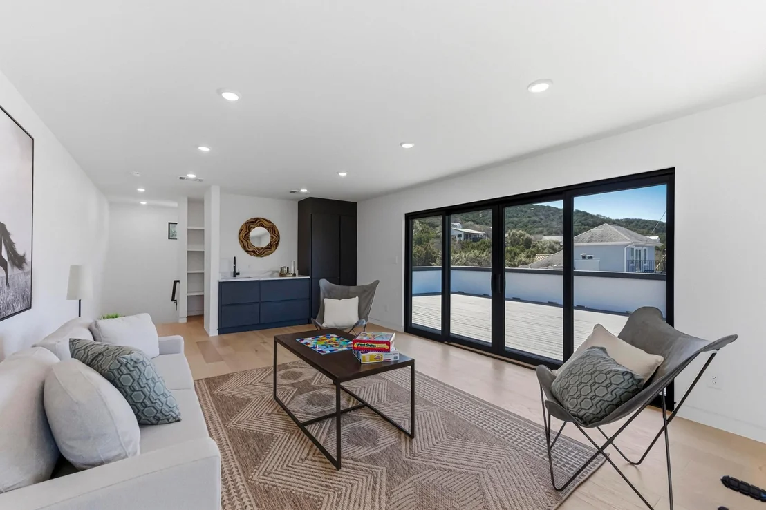 Photo of 11205 Beach RD