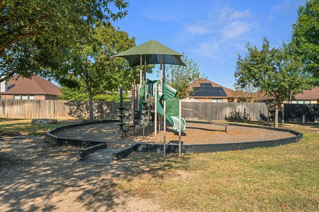 Photo of 913 Mahomet DR