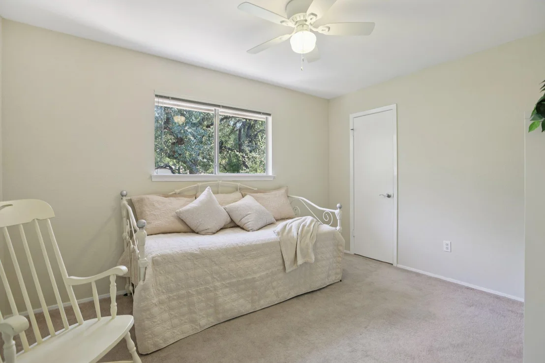 Photo of 4107 Adelphi LN