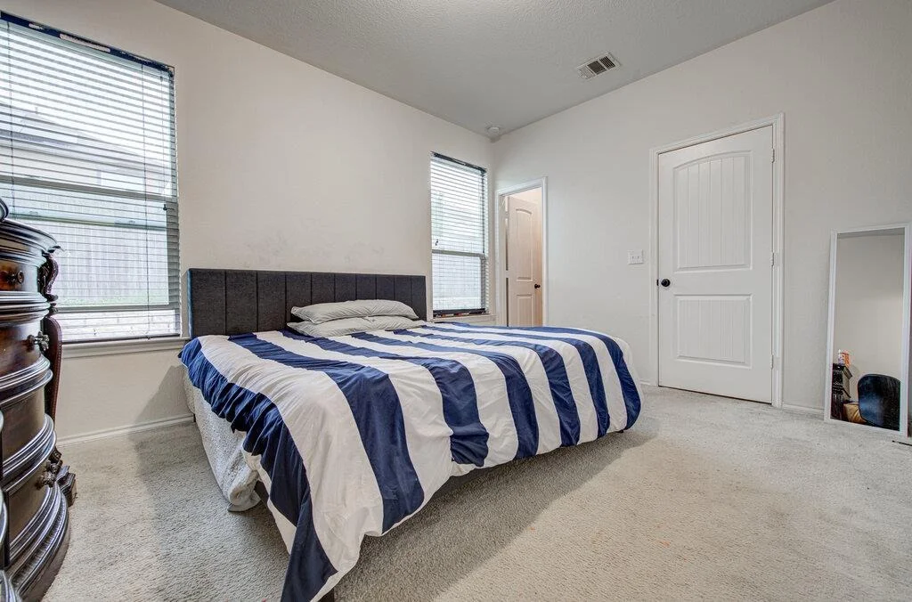 Photo of 900 Solitude DR