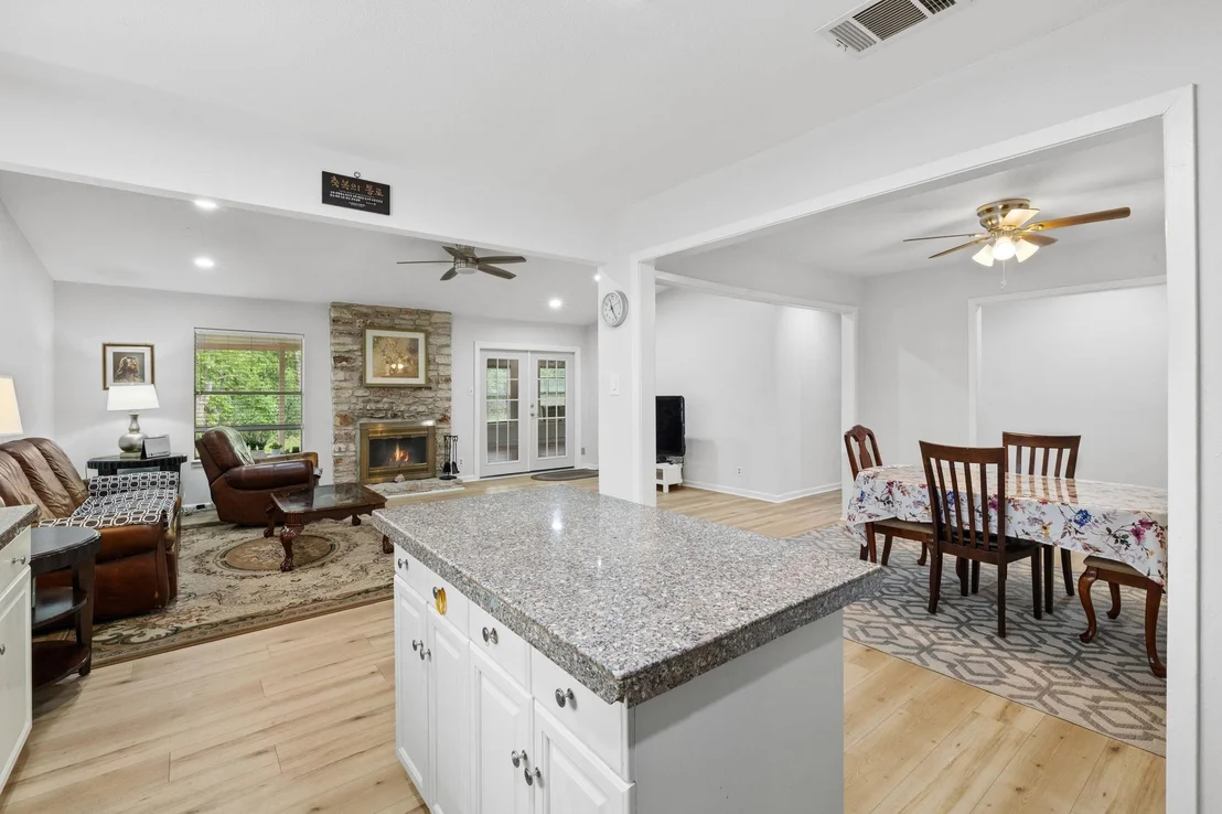 Photo of 607 Elderberry CV
