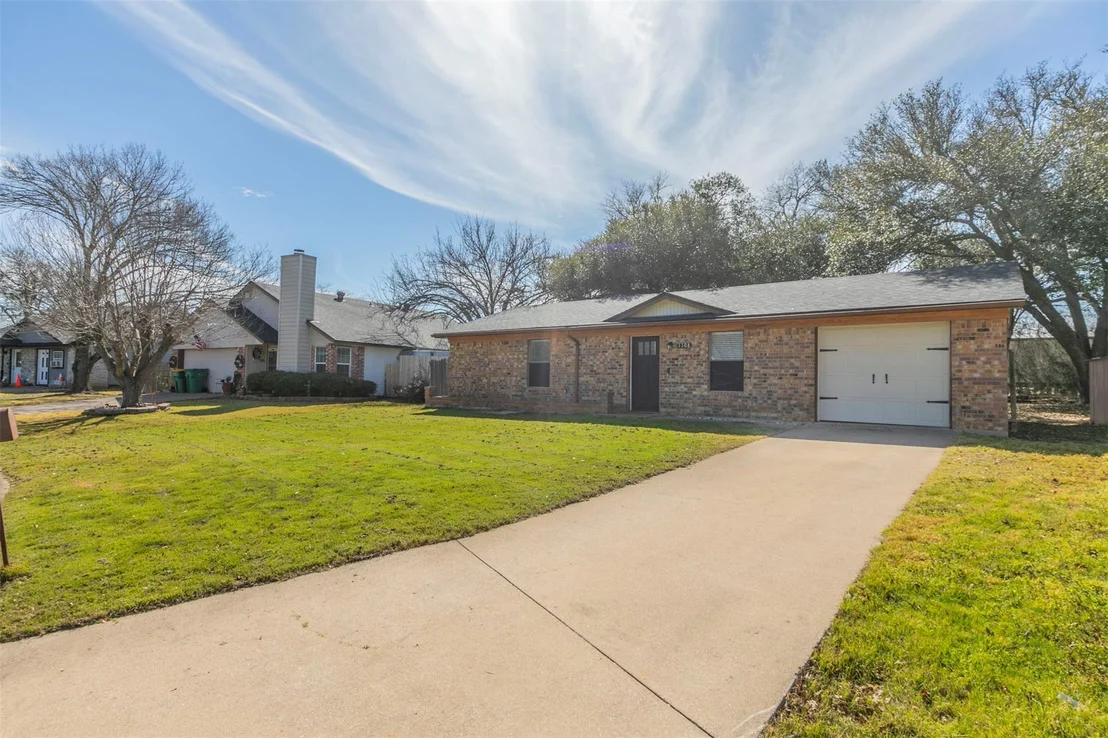 Photo of 1104 Renee SPUR