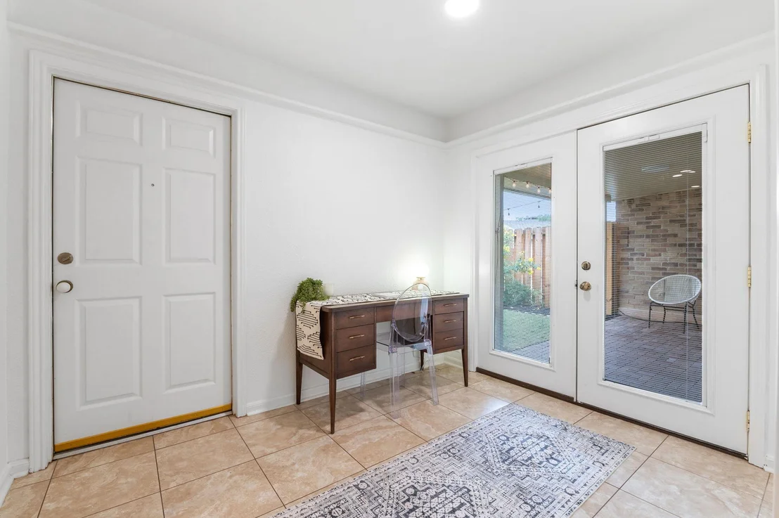 Photo of Unit E at 11127 Pinehurst DR