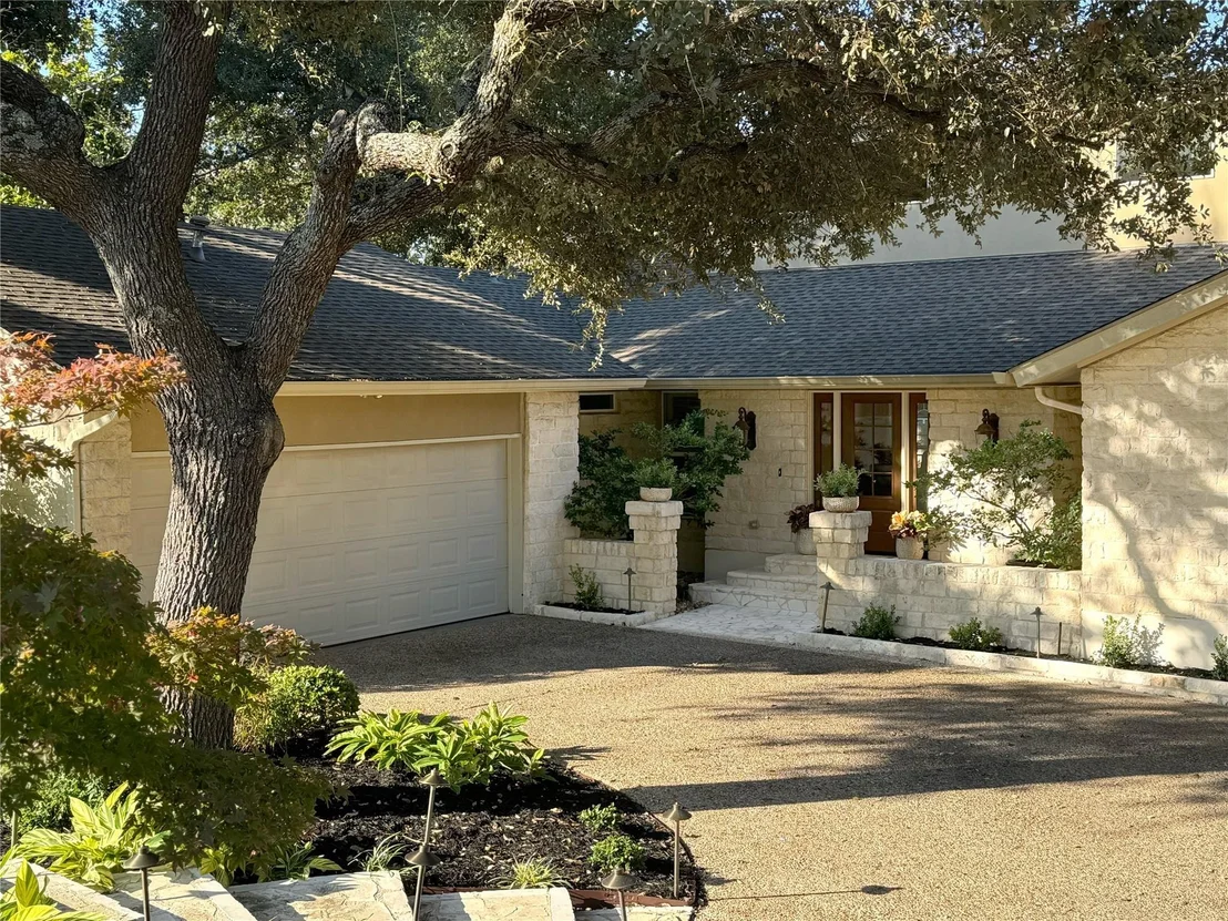 Photo of 10718 Pickfair DR